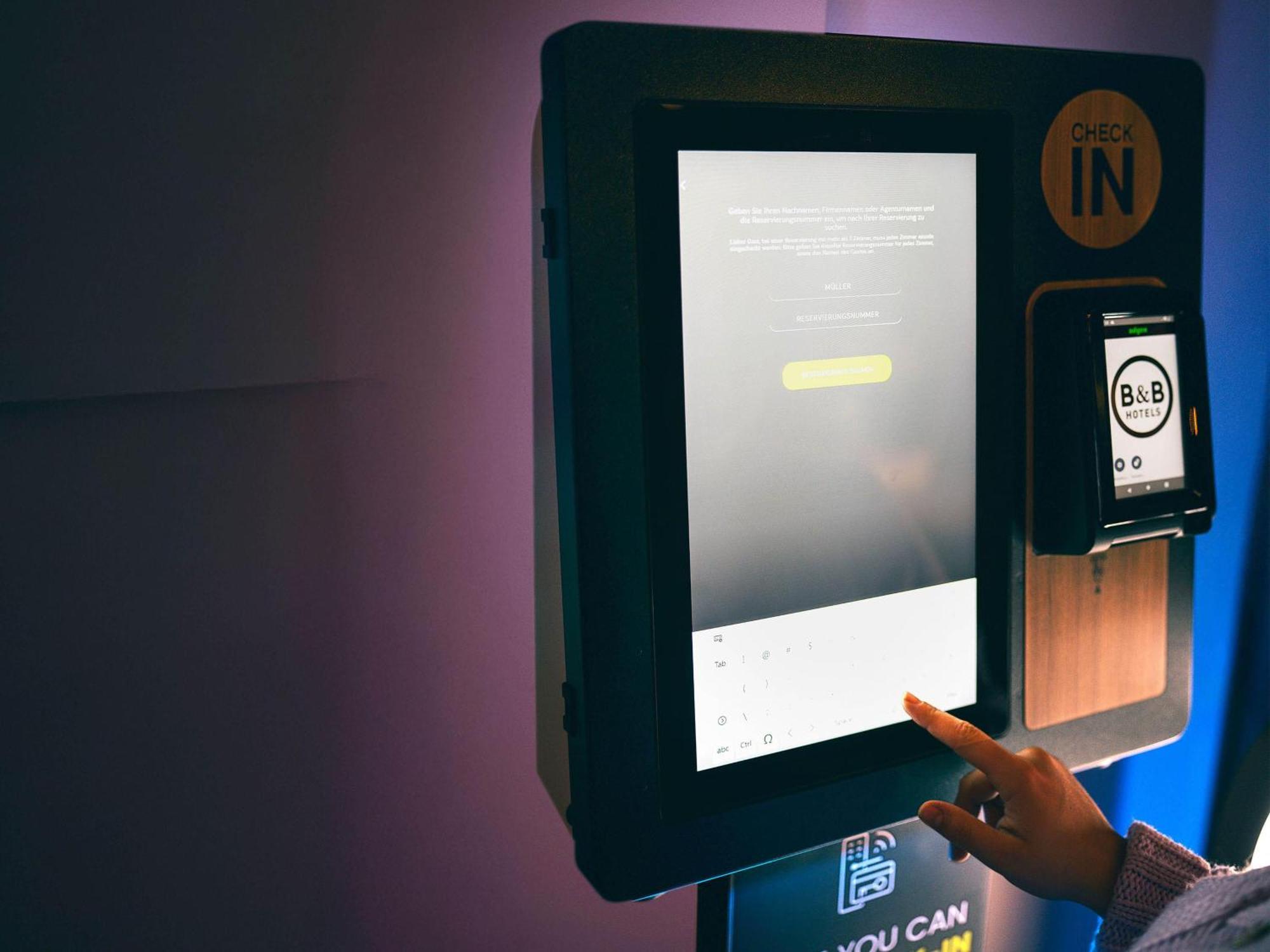 Hotel Duesseldorf-hbf 3*