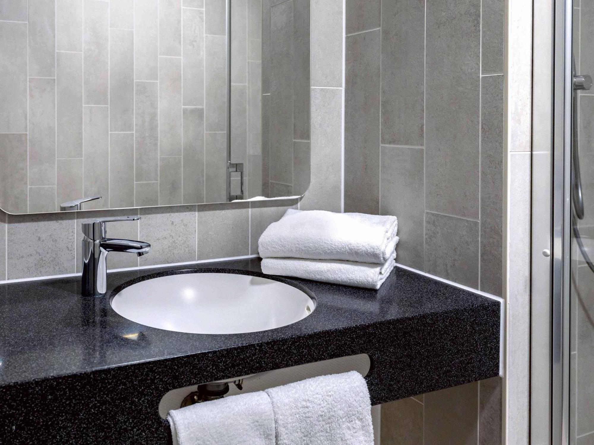 Hotel Duesseldorf-hbf 3*
