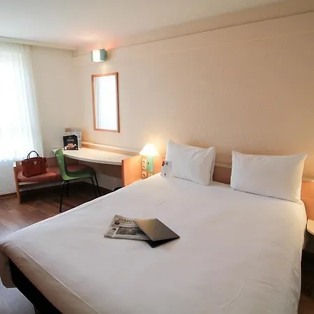 Hotel Duesseldorf-hbf 3*