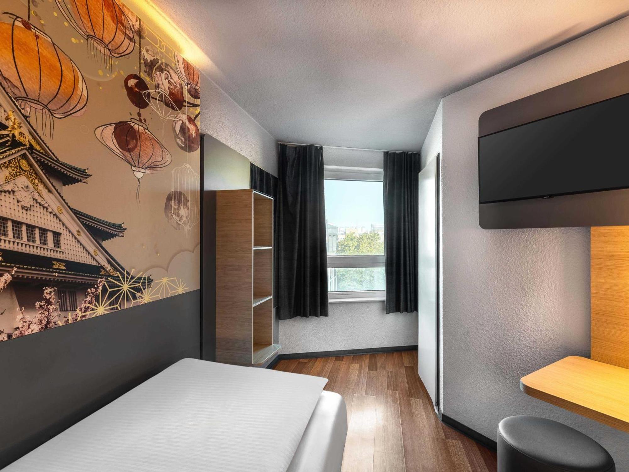 Duesseldorf-hbf 3* Dusseldorf