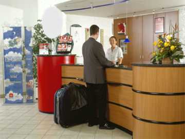 Duesseldorf-hbf 3* Dusseldorf